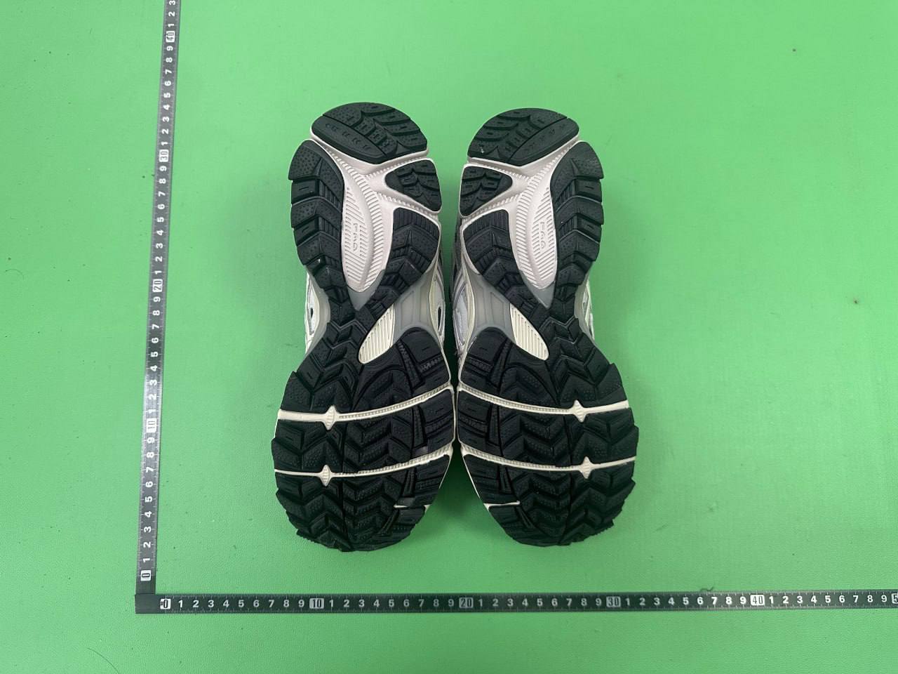 BF Batch  ASICS Gel-Kahana 8 -3