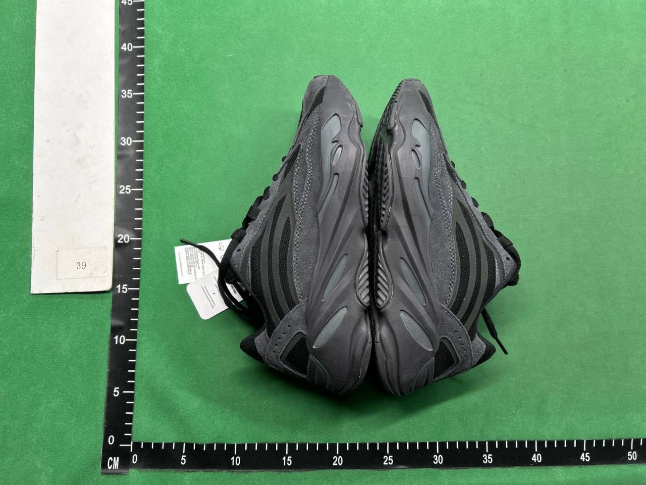 LW  Batch  adidas Yeezy Boost 700 -3